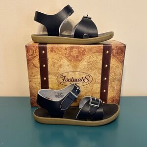 FootMates Navy Sandals with Tan Soles
